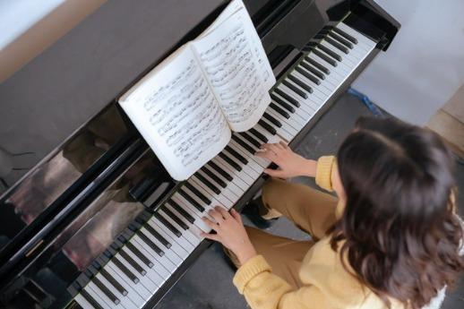 Piano music SHE Health Clinics